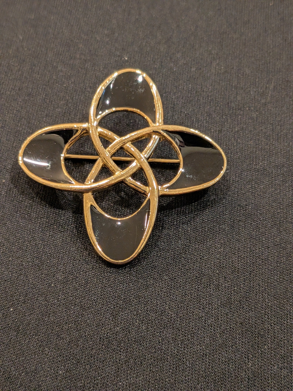 Trifari Vintage 1960s Gold and Black Knot Brooch - Elegant Women's Jewelry